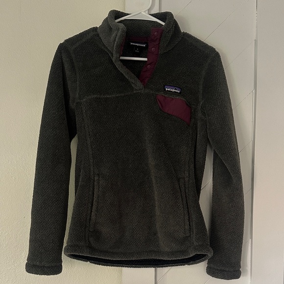 Patagonia Jackets & Blazers - Patagonia Dark Gray Fleece with Burgundy Detail